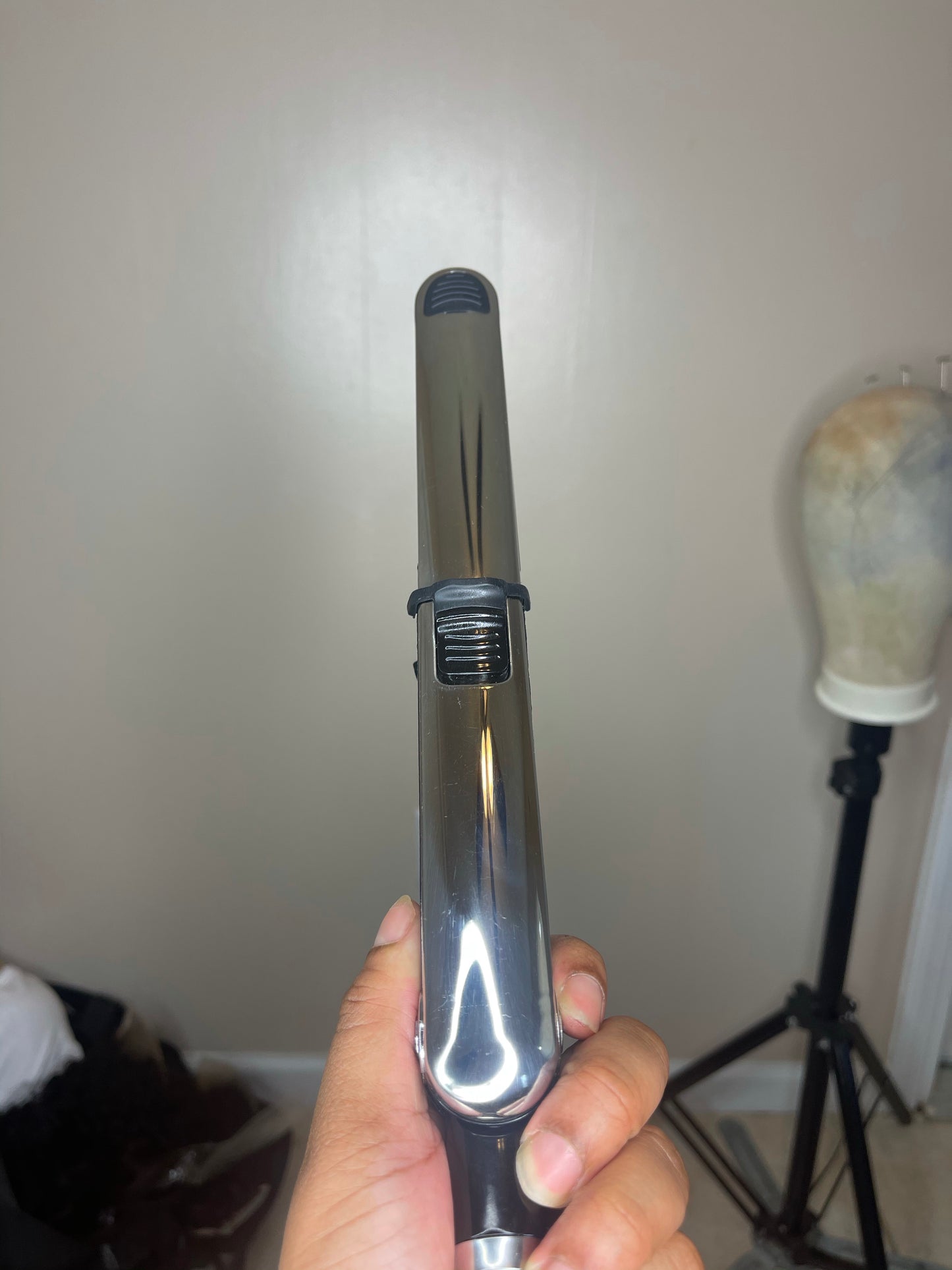 Roro’s sleek curling flat iron